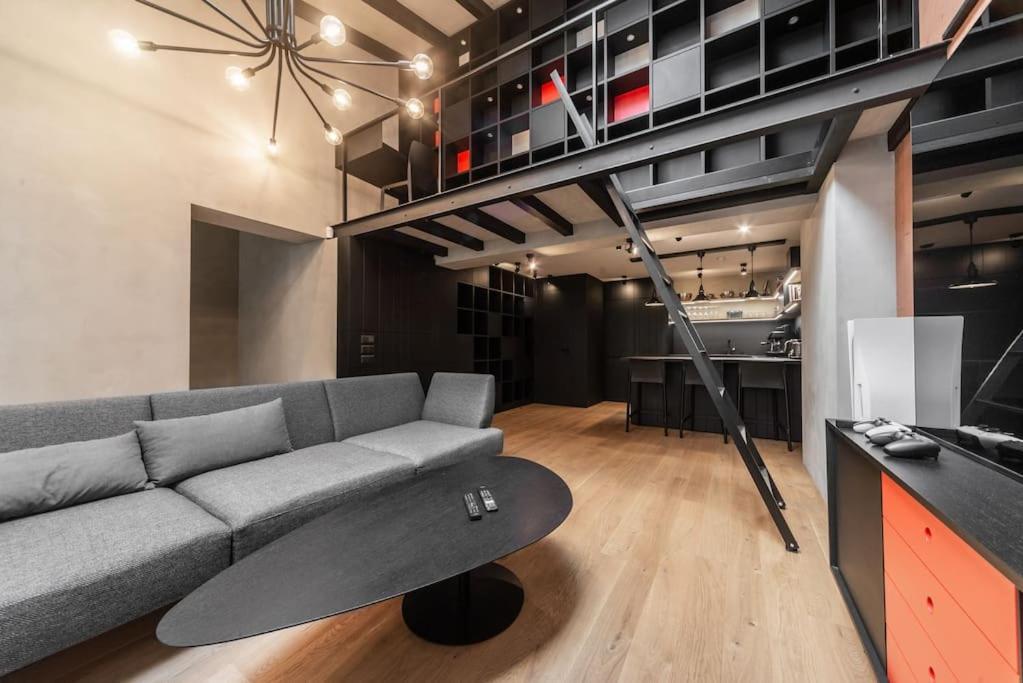 3 Storey With A Character And A Terrace Huoneisto *