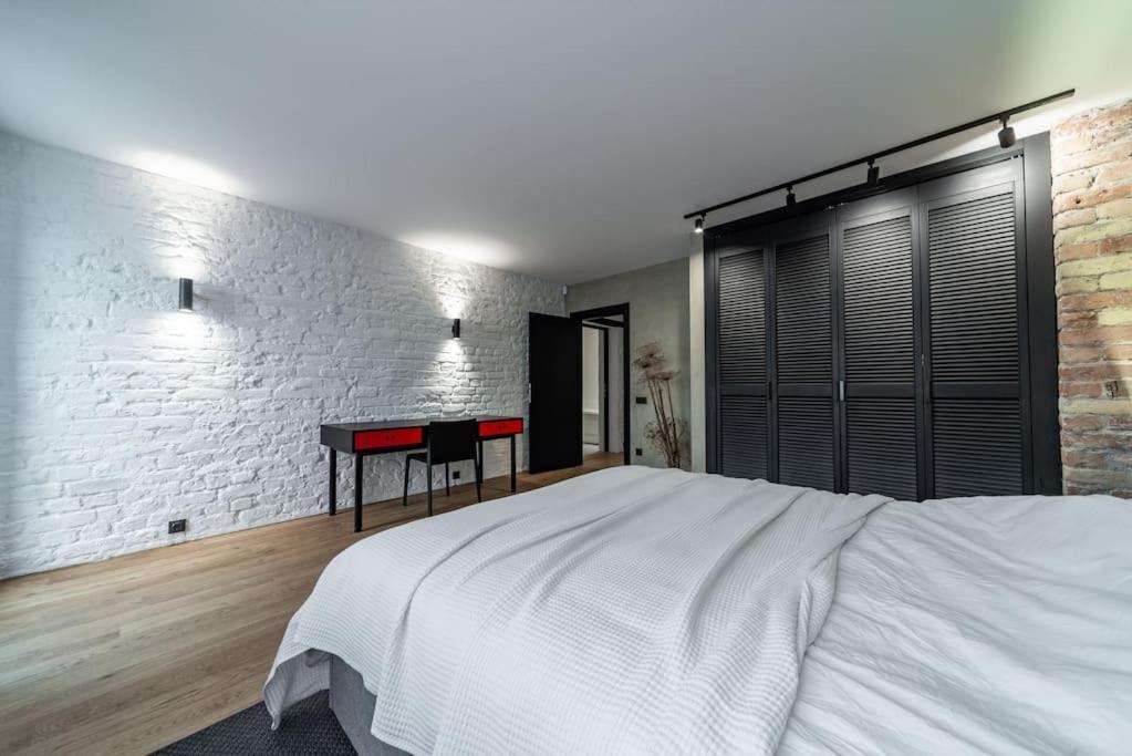 3 Storey With A Character And A Terrace Riika