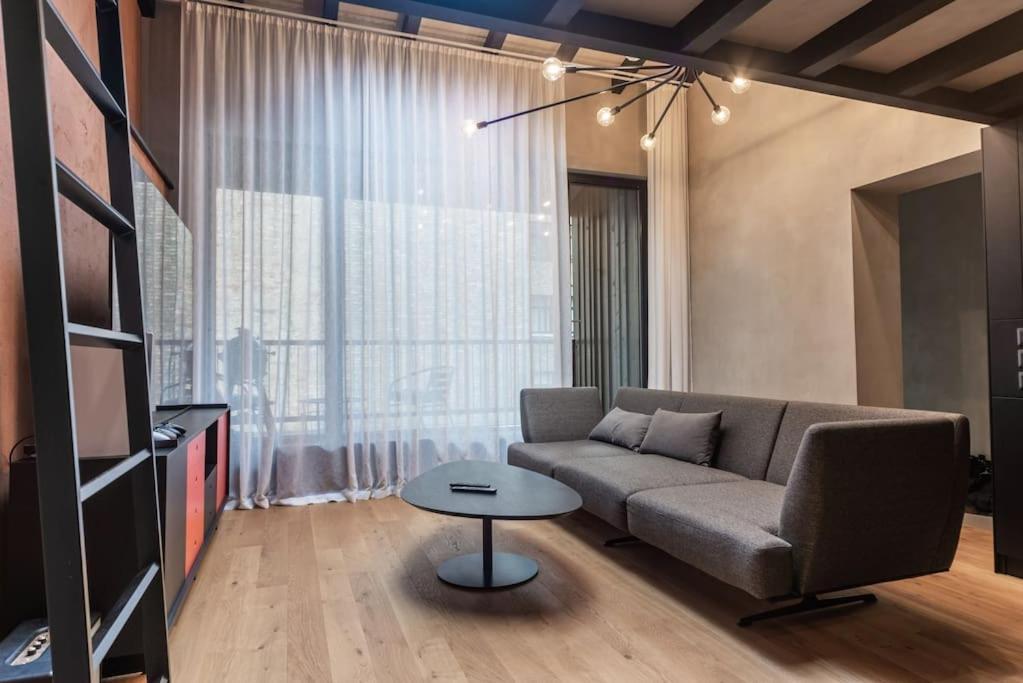 Huoneisto 3 Storey With A Character And A Terrace Riika