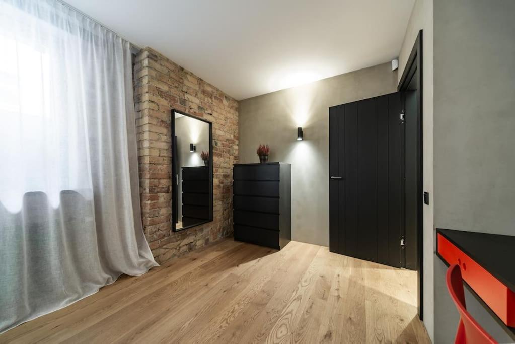 3 Storey With A Character And A Terrace Huoneisto *